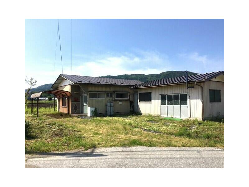 Tono City, Kamigou Town Hirakura 28 Chiwari (Iwate Kamigou Station) Single-story 3K