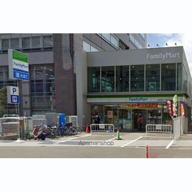 ファミリーマート 距離:1,486m