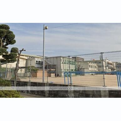 福岡市立小学校春住小学校 距離:822m