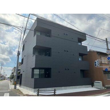 シンプルで個性的な存在感あるデザイン