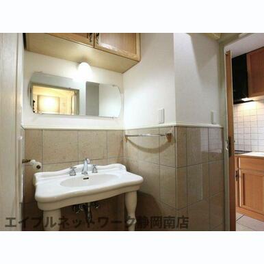 忙しい朝には欠かせない洗面所です