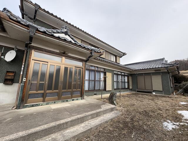 Tsumagoi, Gunma property