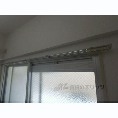 カーテンレール