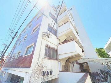 【笑笑】汎用アパート・マンションセット 笑えるアートが大集結！ 『笑うアートマンションと10人の住人展