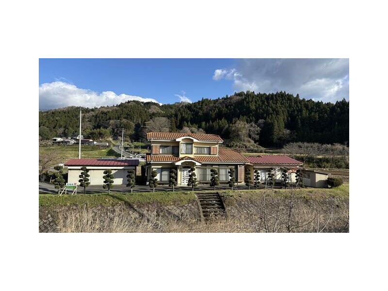 Higashi Shirakawa District, Tanakura Town, Oaza Kitayama, Maeda 2-story building 7DK