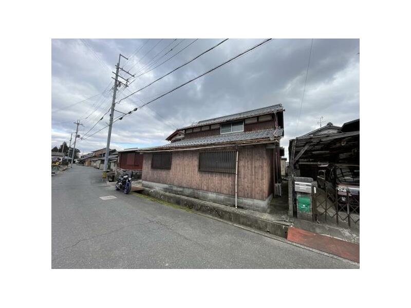 Wakamiya-cho, Omihachiman-shi (Omihachiman Sta.) 2F 7DK

5,800,000 yen