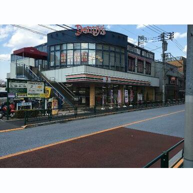セブンイレブン台東谷中6丁目店 距離:196m