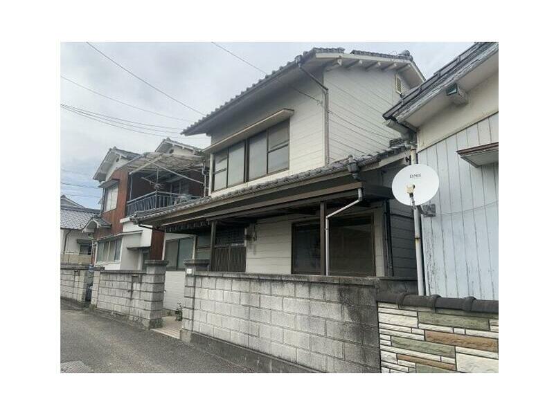 2F 5DK in Umeda-cho, Matsuyama-city, Okinawa

4,500,000 yen