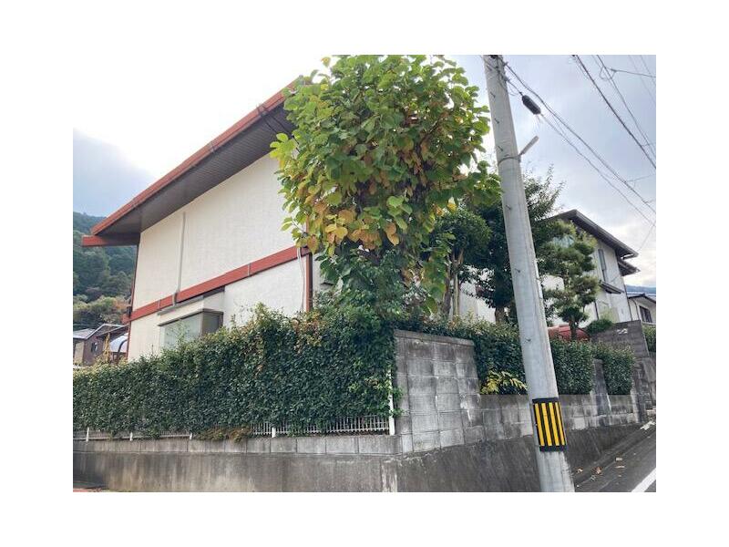 Toyookacho-Omachi, Shikokuchuo-shi, Shikoku (Iyo Sarukawa Sta.) 2F 5LDK

5,000,000 yen