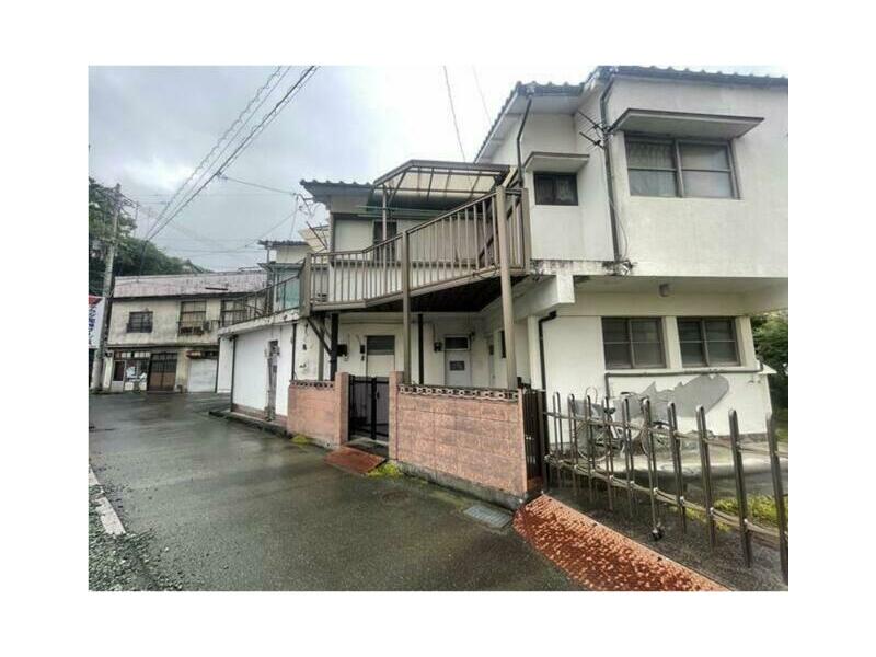 Yahatahama City, Hamada Town 1-chome (Yahatahama Station) 2-story building 6K
