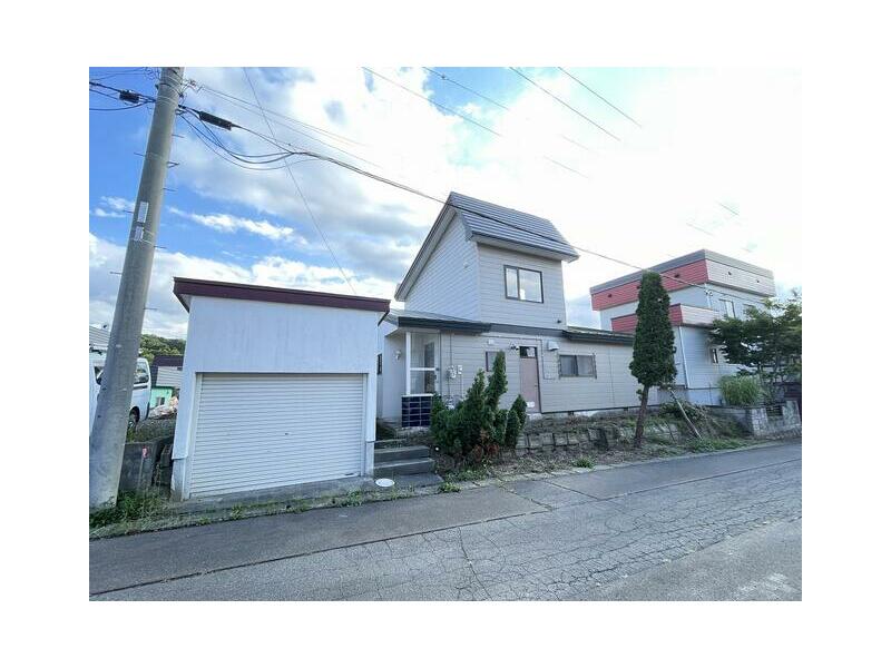 Iwamizawa City, Higashiyama 6-chome 2-story building 7LDK