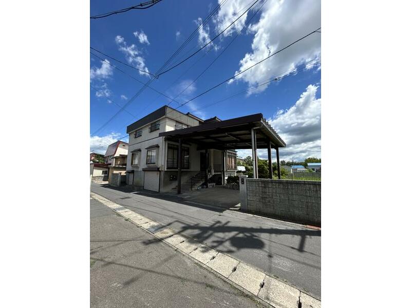 3-story building, 10DK in Oaza Bunkyo, Hirosaki City (Hiroshi Gakuin Daimae Station)
