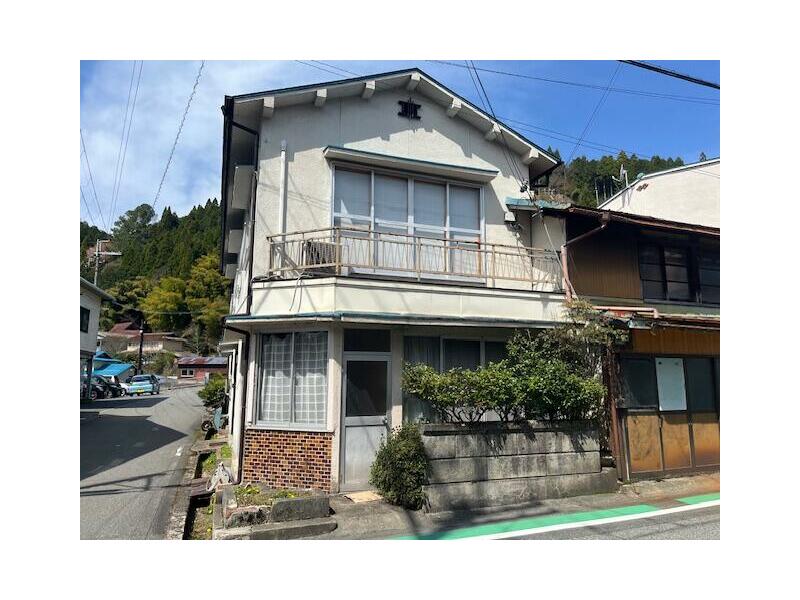 Chigusa, Chigusa-cho, Shiso-city (Harima-Shingu Sta.) 2F 9LDK

880,000 yen
