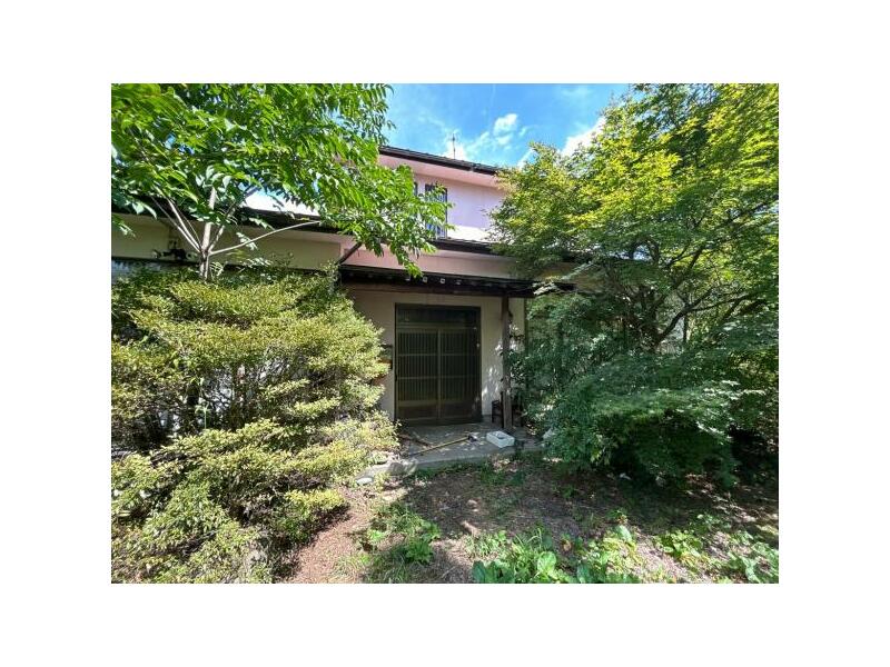 Kurikoma Numakura Baba (Arikabe station), Kurihara-shi, Kurihara 2F 5DK

2,000,000 yen