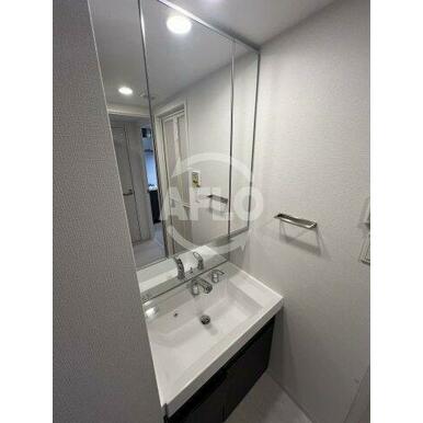 エスリードレジデンス梅田グランマークス　独立洗面台