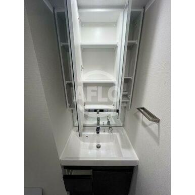 エスリードレジデンス梅田グランマークス　独立洗面台