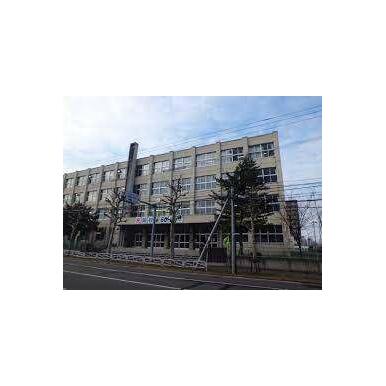 札幌市立旭小学校 距離:1,049m
