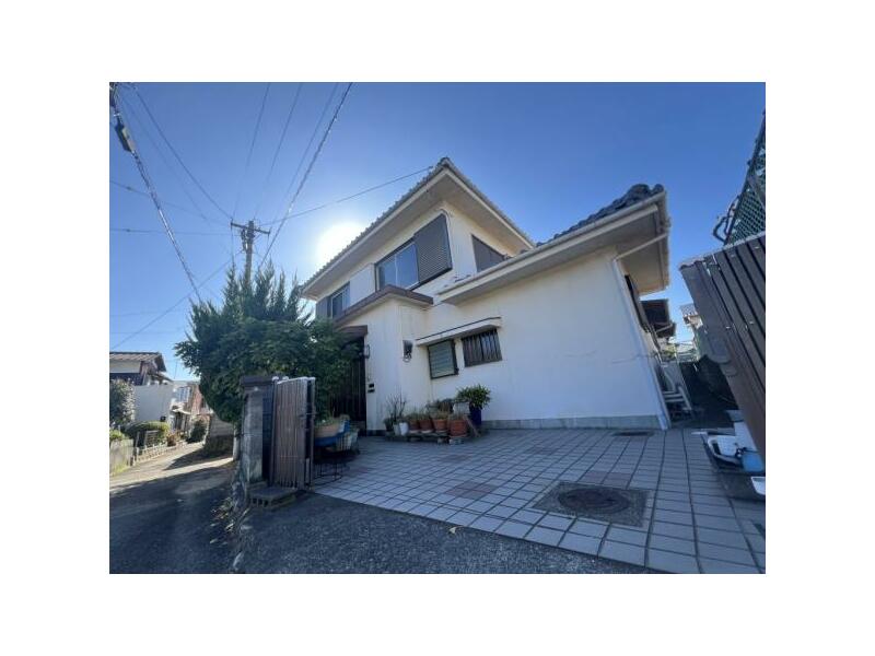 Takabe, Imabari-city (Hashihama Sta.) 2F 6DK

4.8 million yen