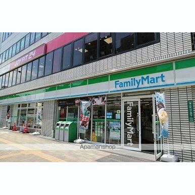 ファミリーマート 距離:867m
