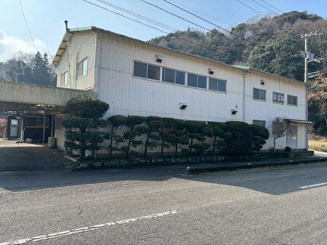 能登町　鉄骨3階建倉庫　賃貸　別荘として　約90坪　建物合計500m2 アットホーム】北条才之原事務所付倉庫 1階～2階部分（提供元：(株