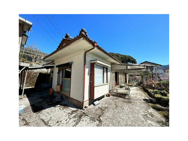 Kirishima-shi, Kirishima Takachiho, Makizono-cho (Kirishima Jingu station) Single-story building, 5DK

2,000,000 yen