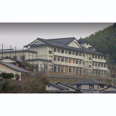 長崎市立片淵中学校 距離:1,210m