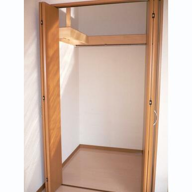洋室のウォークインクローゼット