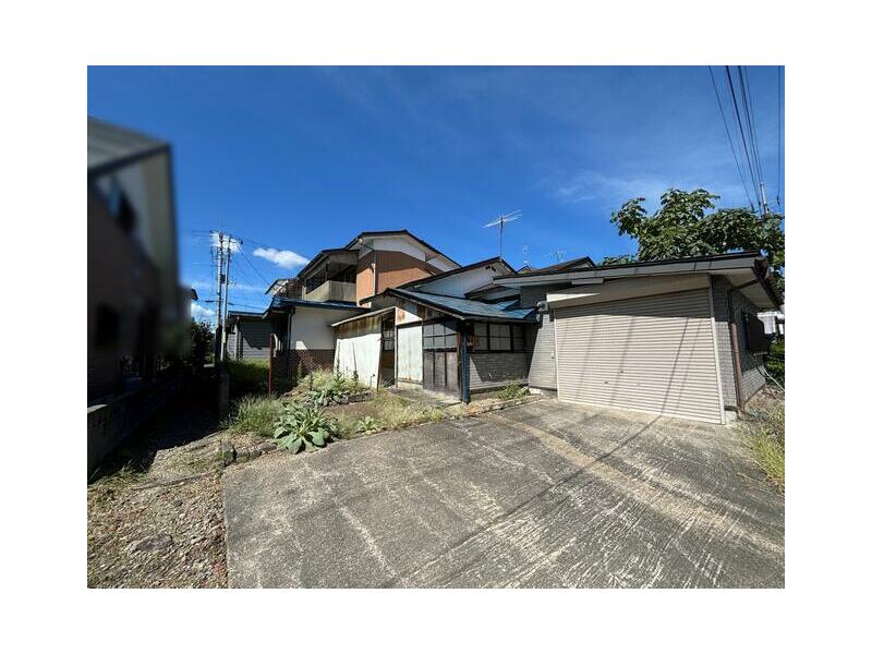 6DK two-story building, Oshikiri 1-chome, Kitakata City (Kitakata Station)
