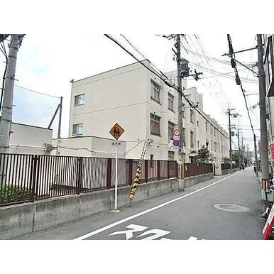 大阪市立十三中学校 距離:793m