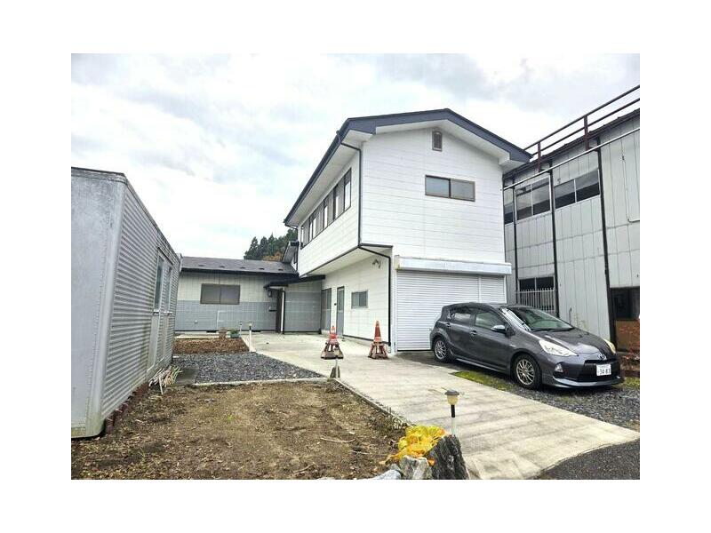 Oshu City, Maezawa Kojou Aza Hira (Maezawa Station) 2-story 5LDK