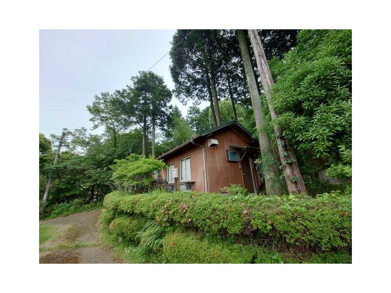 Single-story building, one room in Oaza Komori Kuwatsuru, Aso District