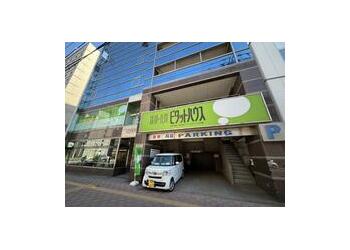 シティビルの2階にございます。