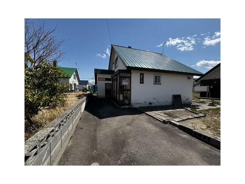 Takikawa City, Koganemachi Higashi 1-chome (Takikawa Station) 2-story building 4LDK