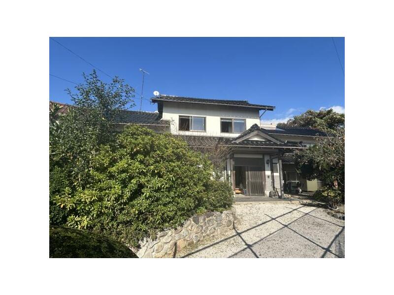 Izumo-shi, Izumo-shinzaioki-cho (Izumo Shinzai Sta.) 2F 8DK

4,200,000 yen