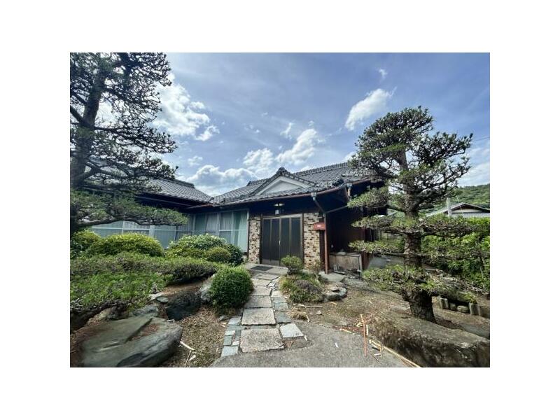 Shikokuchuo-shi, Doi-cho, Kitano (Sekikawa Sta.) Single story house, 7DK

4,600,000 yen