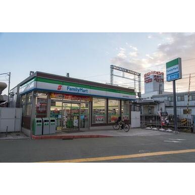 ファミリーマート近鉄河内天美駅前店 距離:349m