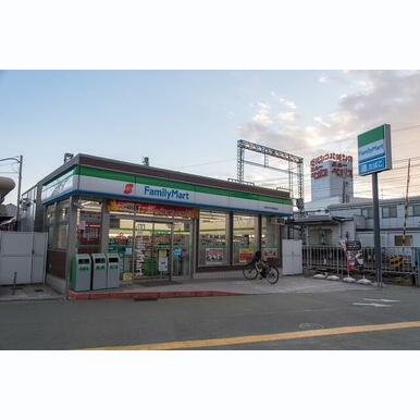 ファミリーマート近鉄河内天美駅前店 距離:349m
