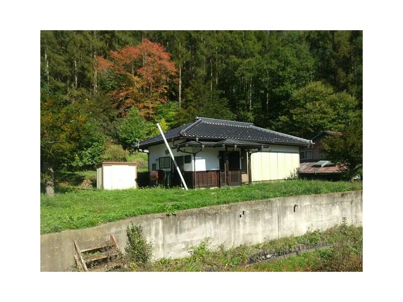 Minamisaku District, Sakuhomachi, Oaza Hachigun (Yachihoko Station) Single-story building 2DK