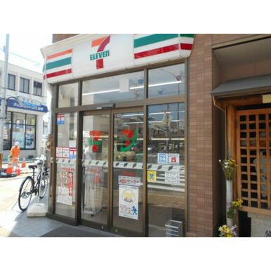 セブン-イレブン京都四条御前店 距離：474m