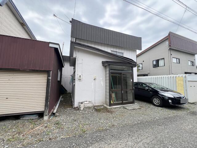 岩見沢市 北本町東1丁目(岩見沢駅) 2階建 5LDK 3