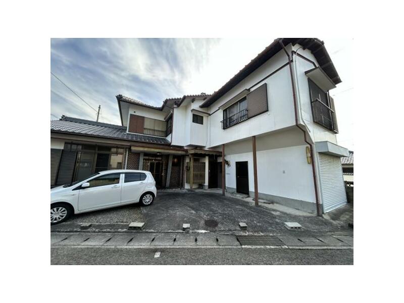 Niihama City, Nakanishi Town (Niihama Station) 2-story 8DK