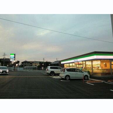 ファミリーマート五社インター店 距離:707m