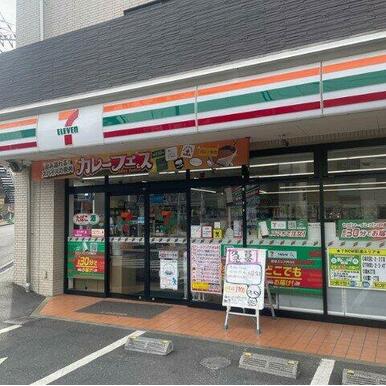 セブンイレブン 杉並天沼店 距離：371m