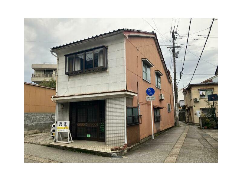 Takaoka City, Higashishimonoseki (Takaoka Station) 2-story building, 5K
