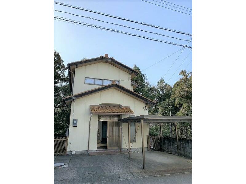 Kaga-shi, Kaga Yamashiroonsen Kaminomiya (Kagaonsen station) 2F 3K

3.3 million yen