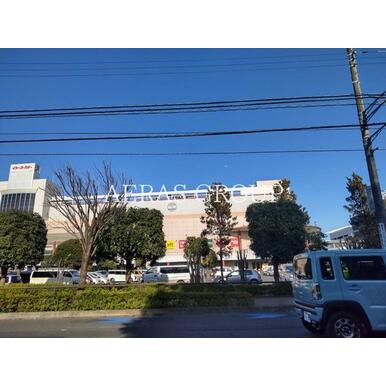 やまとオークシティー 距離：802m