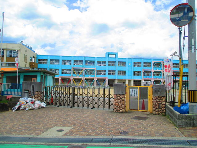 高安 小学校 南