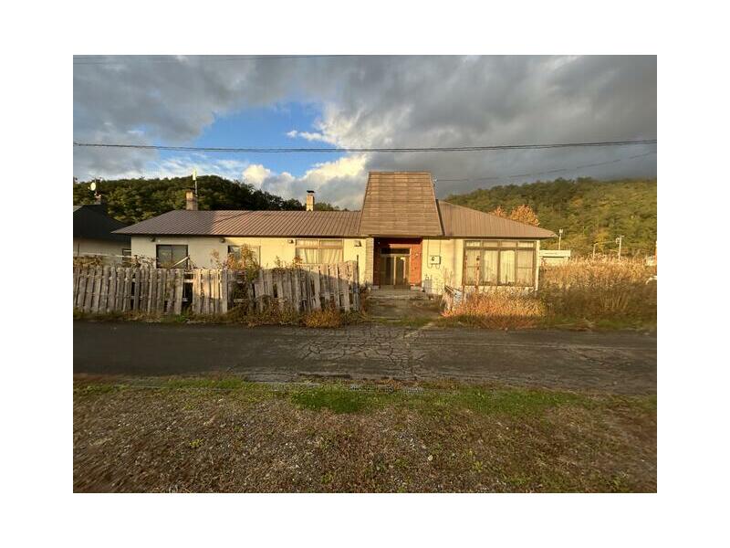 Kamisunagawa-cho, Sorachi-gun, Chuo (Sukagawa Station) Single-story building 5SLDK