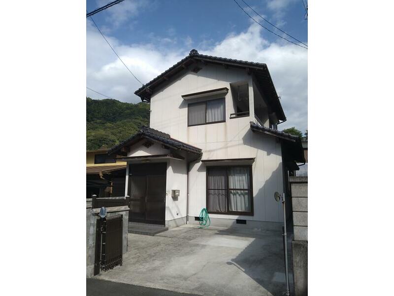 Yawatahama-shi, Go (Senjo Station) 2F 3DK

4.9 million yen