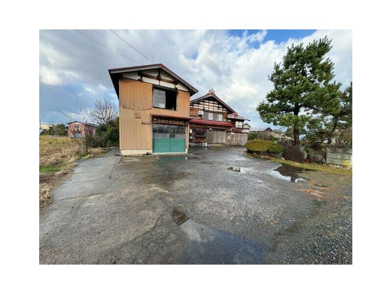 Joetsu City, Oaza Takawamachi (Takada Station) 2-story 9SLDK